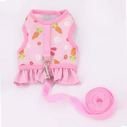 A pet universal rabbit chest strap set with cute radish print outdoor traction rope