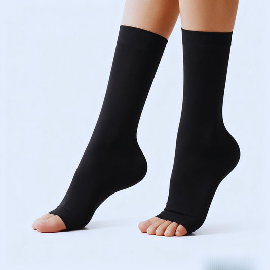DiaFlow 20-30 mmHg medical-grade black compression socks, used for treating varicose veins and leg swelling.